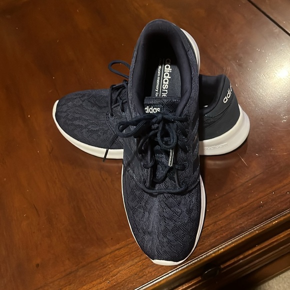 Navy blue Adidas cloudfoam memory sneakers - Picture 3 of 3